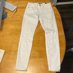 White true religion jeans. Halle mid rise supper skinny size 26